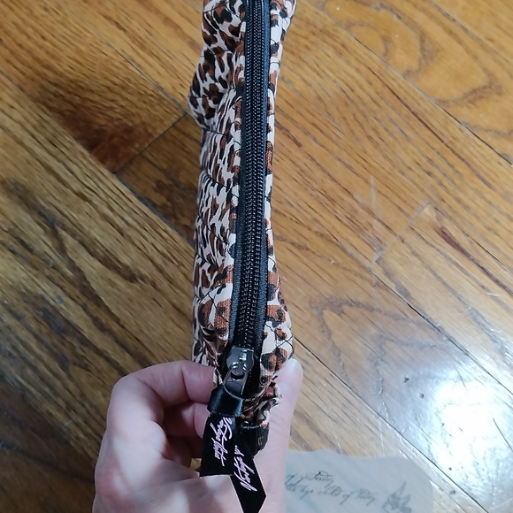 Vintage Countour Leopard Print Makeup Bag with Hot Pink Accent and lining NEW - Picture 3 of 7